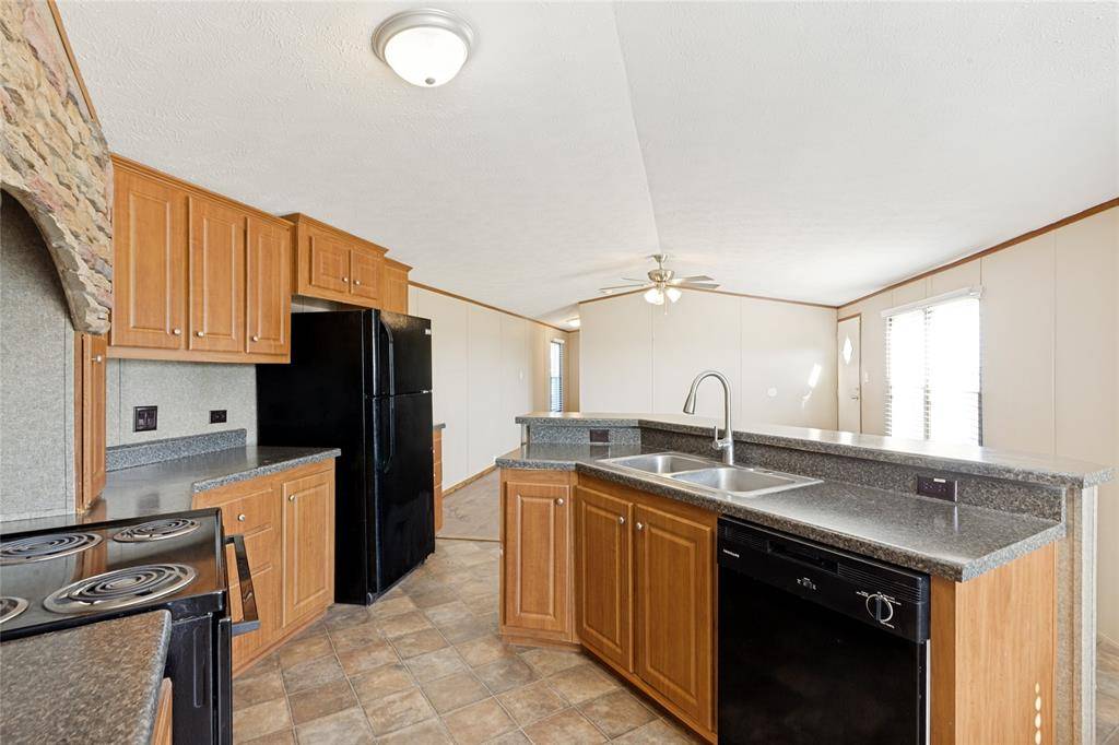3375 S Forty Drive, Weatherford, TX 76085