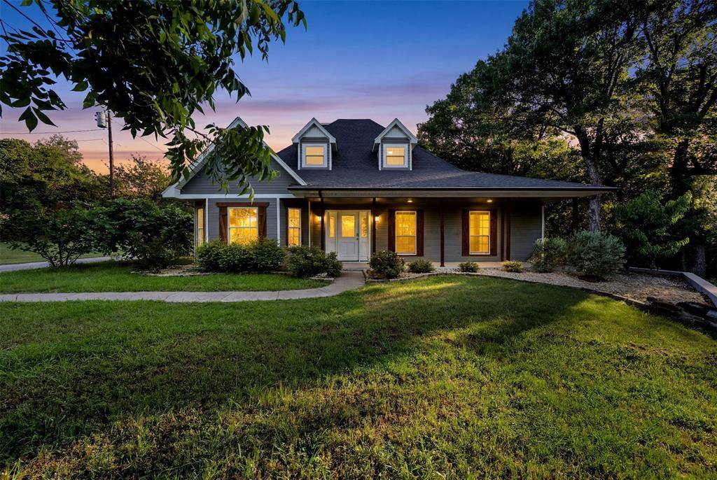 1044 E Woodridge Road, Waxahachie, TX 75165
