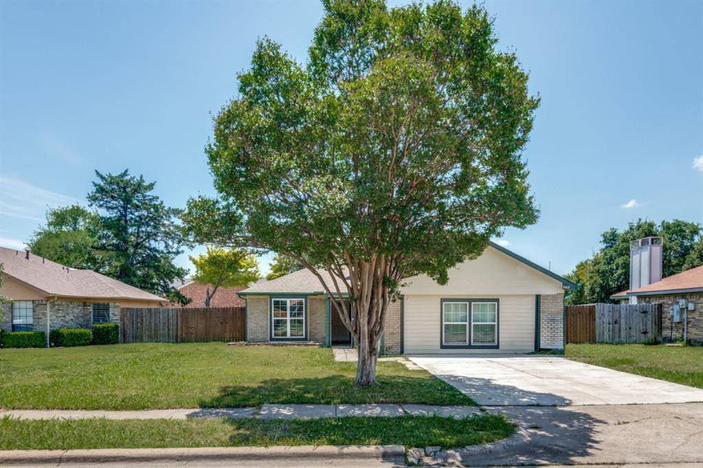 7410 Jessica Way, Rowlett, TX 75089