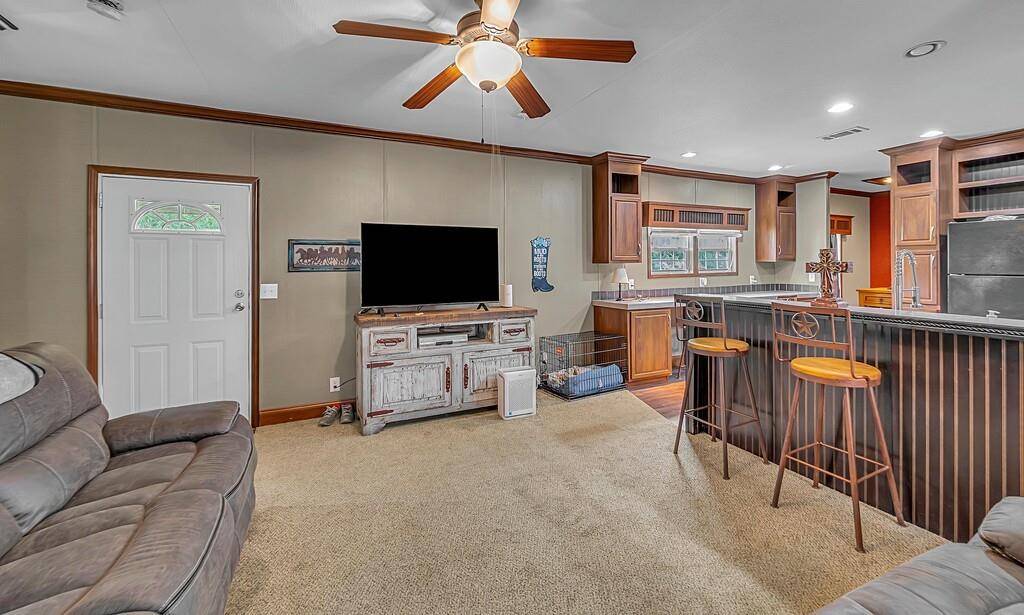 1176 Blue Cut Road N, Mcgregor, TX 76657