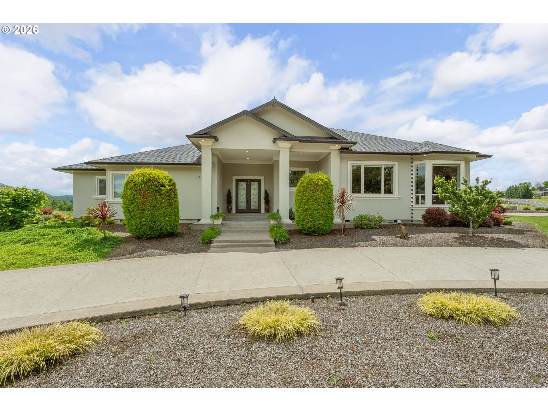 242 BONIFACIO LN, Roseburg, OR 97471