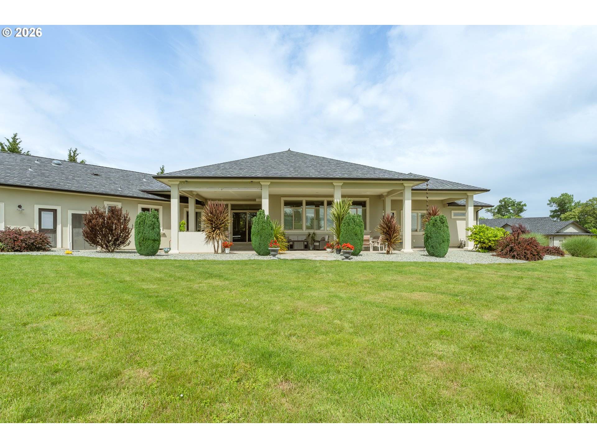242 BONIFACIO LN, Roseburg, OR 97471