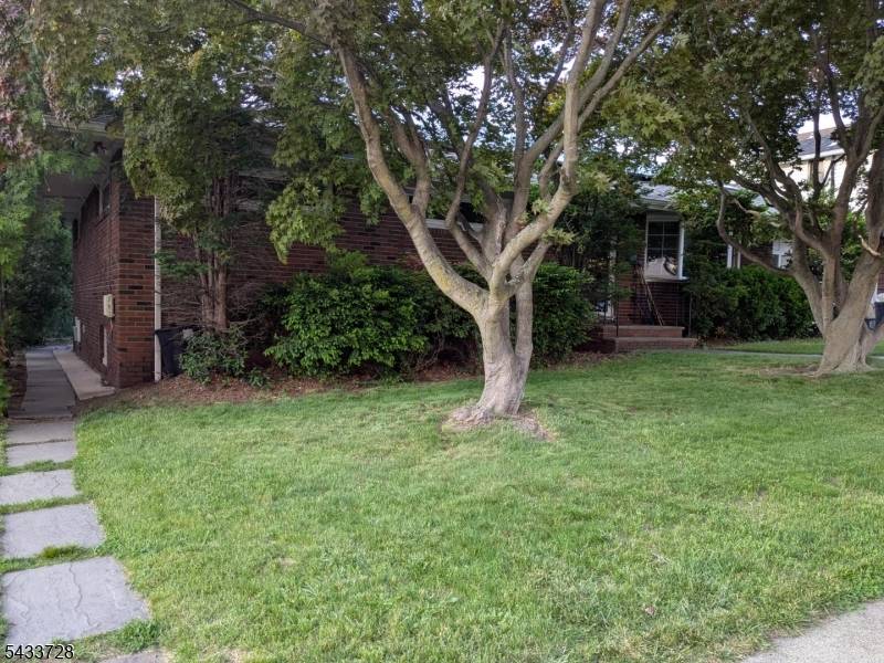 49 Kipp Ave, Elmwood Park Boro, NJ 07407