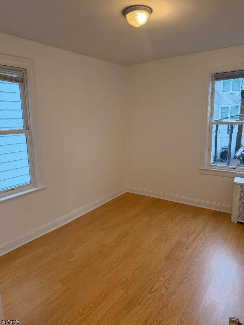 187 W 48Th St, Bayonne City, NJ 07002