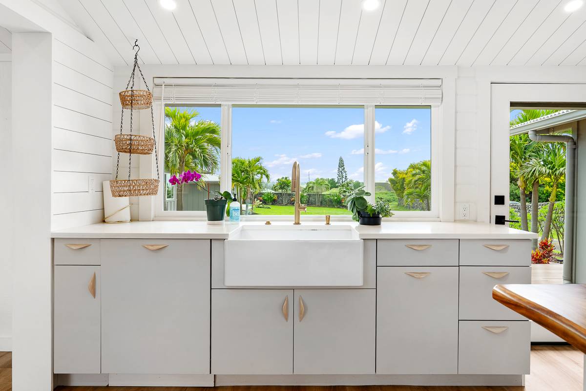 65-1552 KAWAIHAE RD, Kamuela, HI 96743
