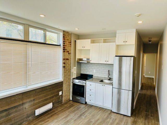 2029-2031 Eglinton AVE W, Toronto W03, ON M6E 2K4