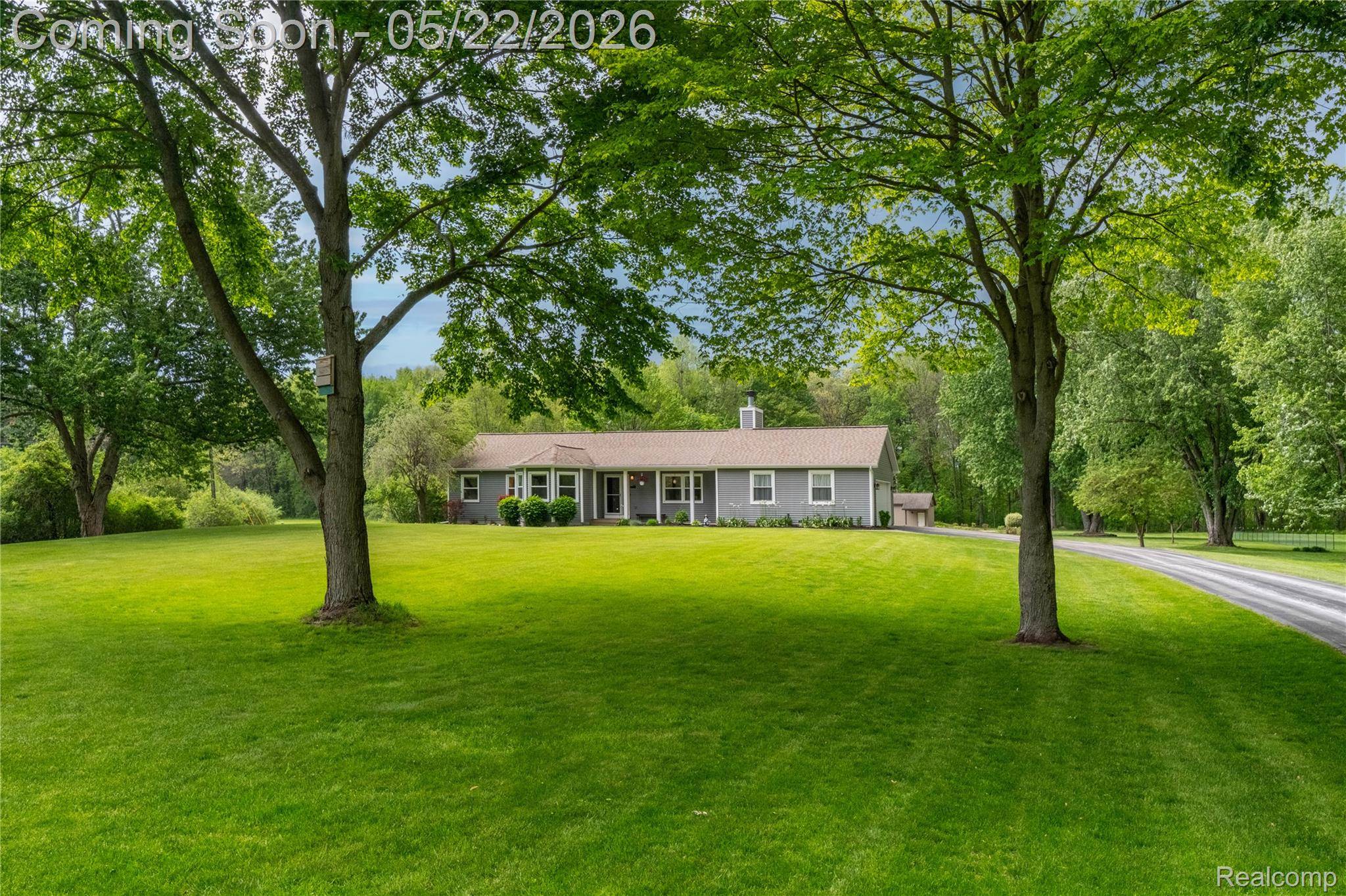 542 Tracey LN, Brighton Township, MI 48114