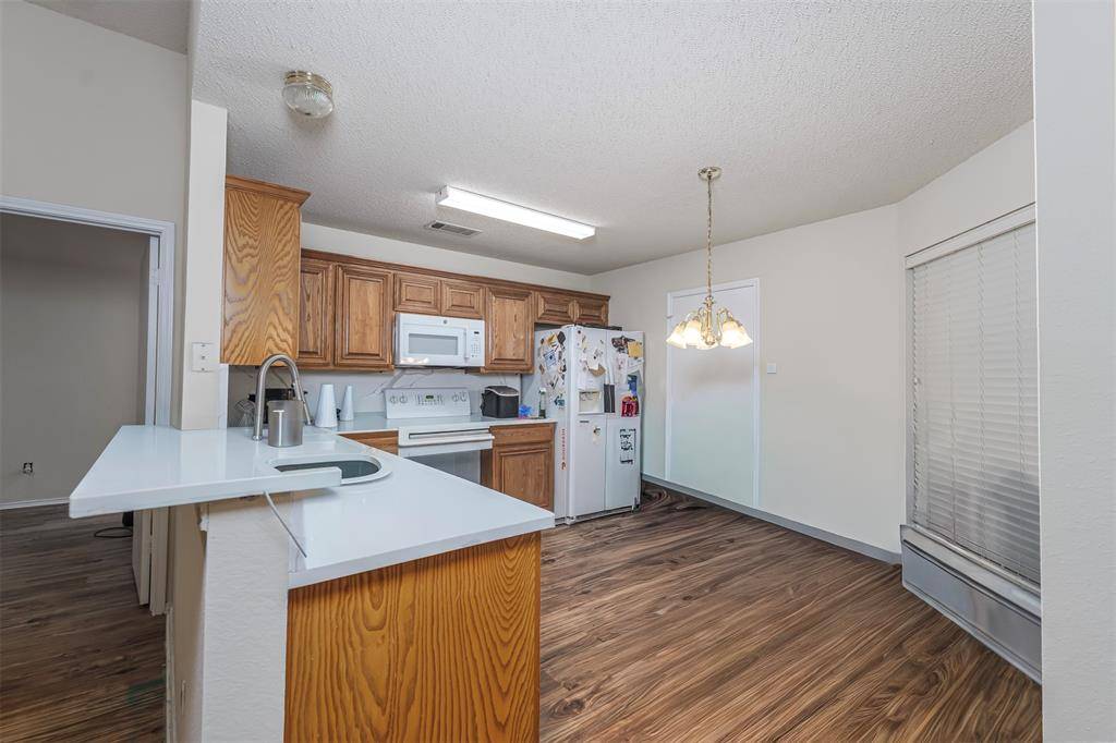 12212 Stillglen Trail, Fort Worth, TX 76028