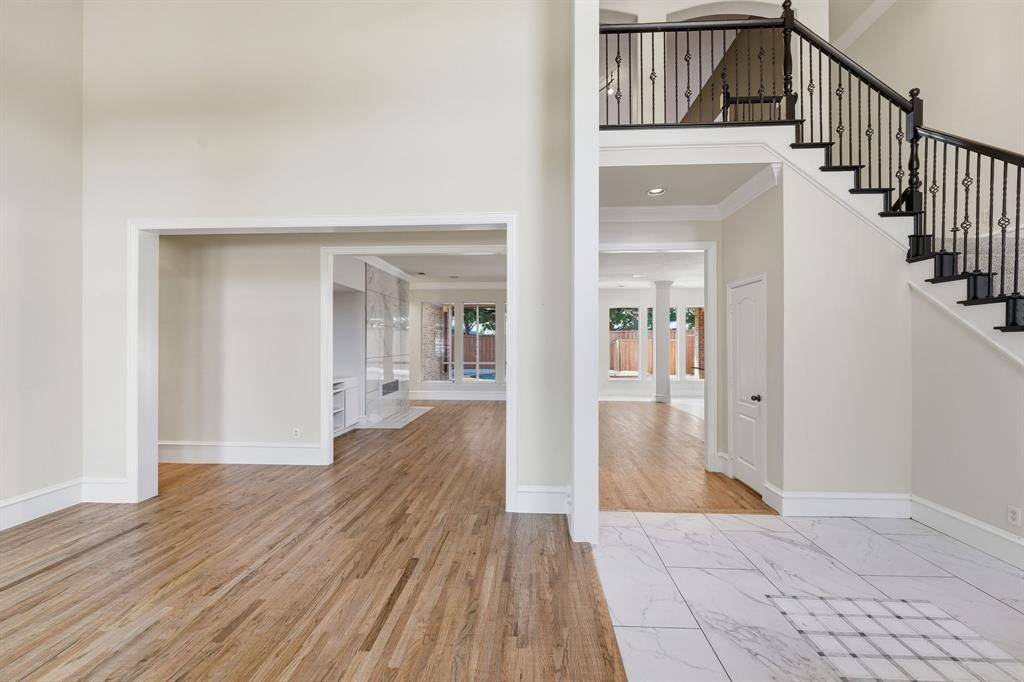 2533 Green Oak Drive, Carrollton, TX 75010