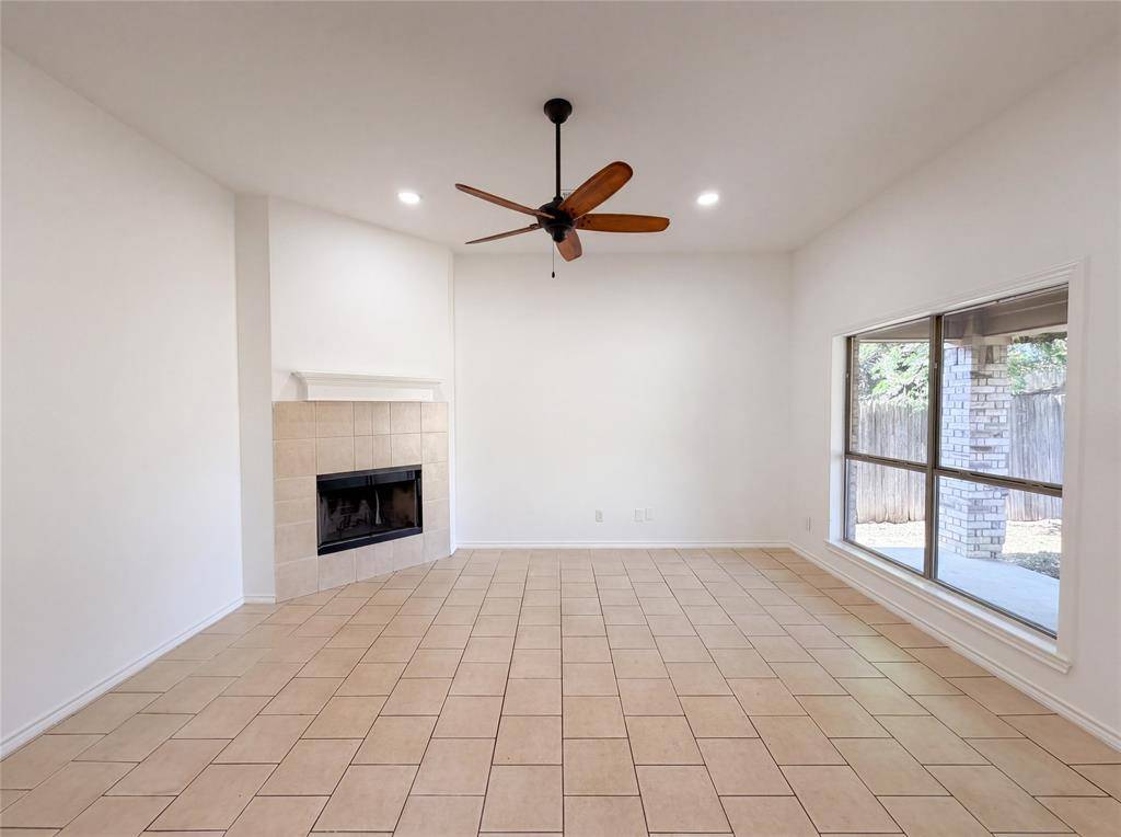 4617 Deal Drive, Fort Worth, TX 76135