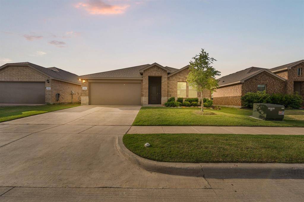 806 Peighton Court, Cleburne, TX 76033