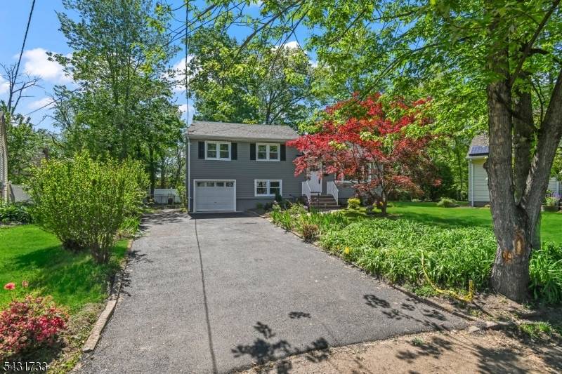1585 Saint Ann St, Scotch Plains Twp., NJ 07076