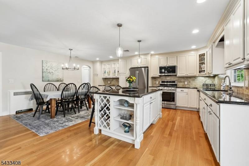 208 Wyoming St, Westfield Town, NJ 07090