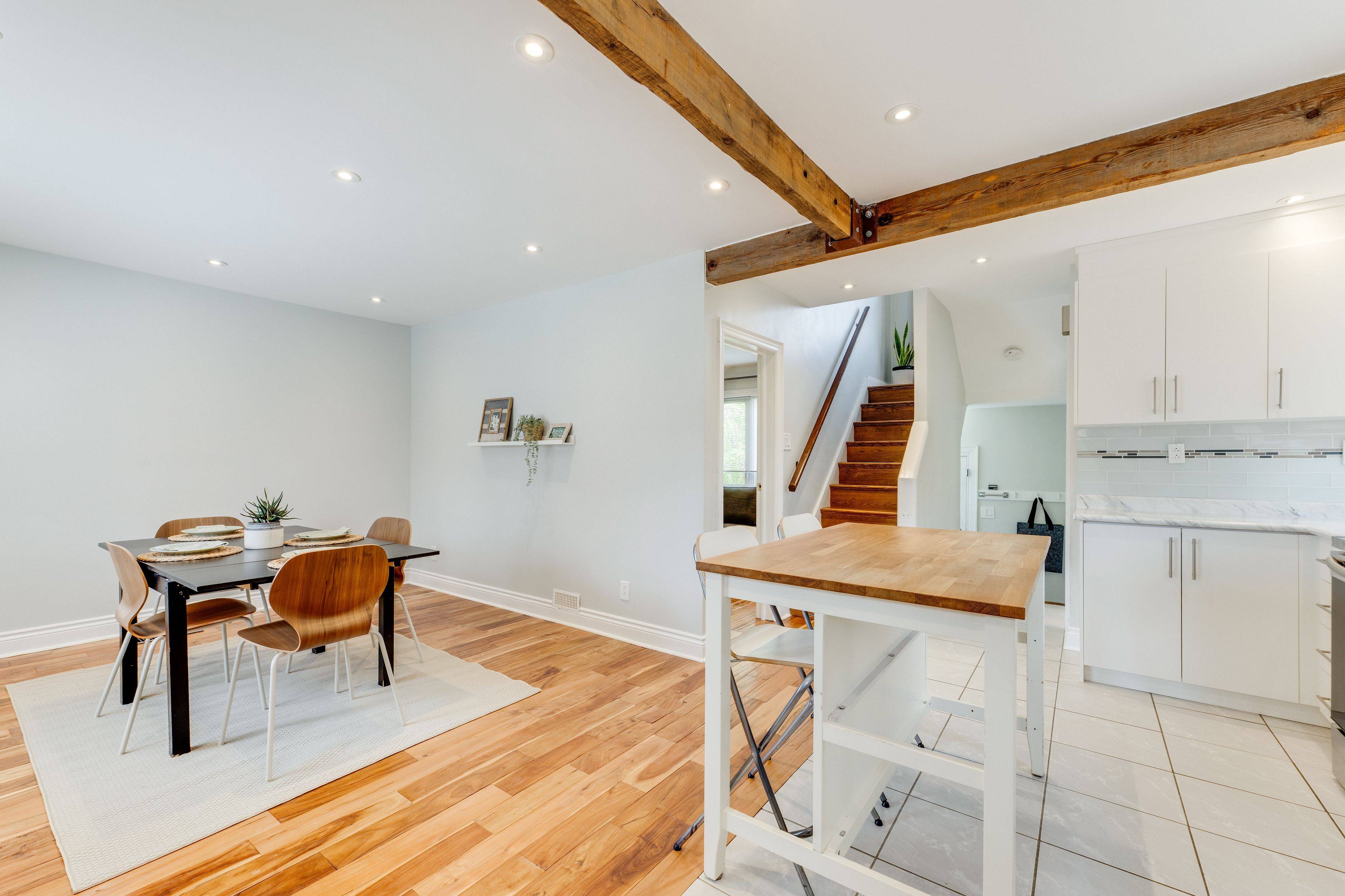 557 Nairn AVE, Toronto W03, ON M6E 4J5