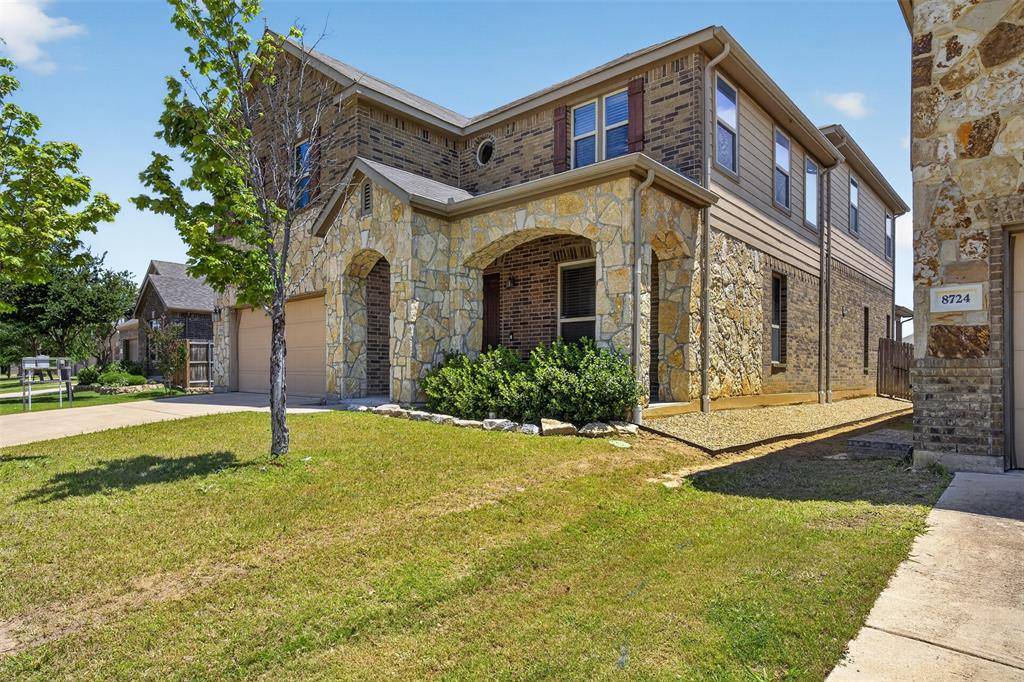 8728 Maple Ridge Trail, Fort Worth, TX 76244