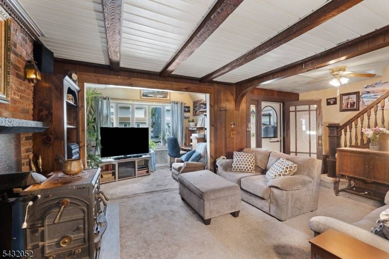 23 E 9Th St, Clifton City, NJ 07011
