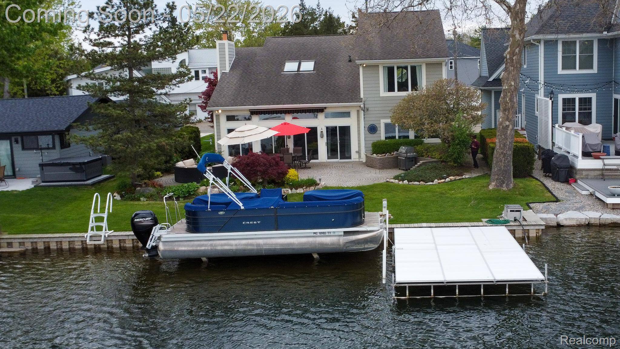 625 Island DR, White Lake Charter Township, MI 48386