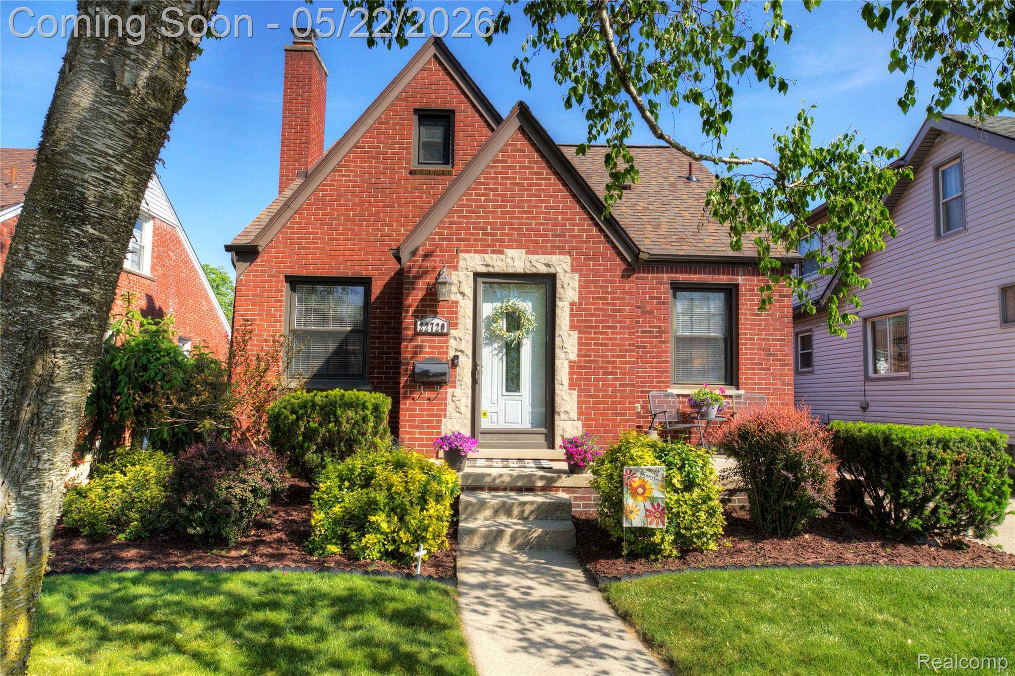 22720 Wellington ST, Dearborn, MI 48124