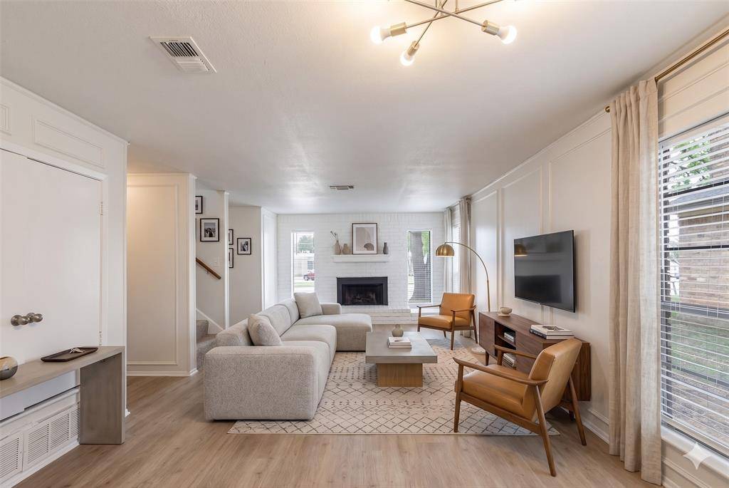 1620 Brown Trail, Hurst, TX 76054