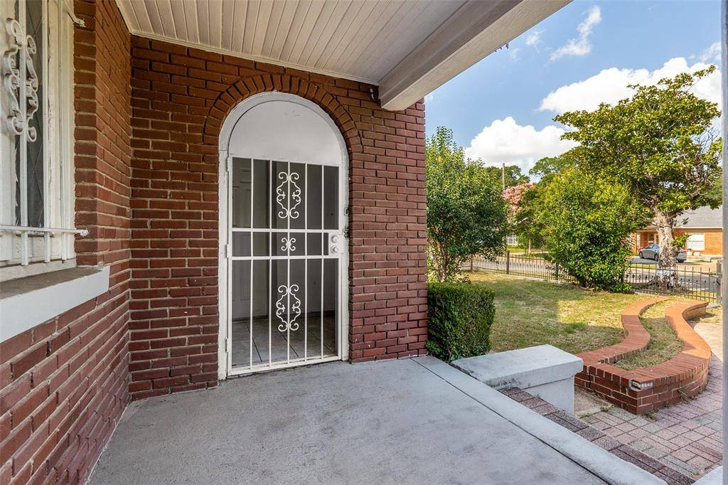 711 S Rosemont Avenue, Dallas, TX 75208