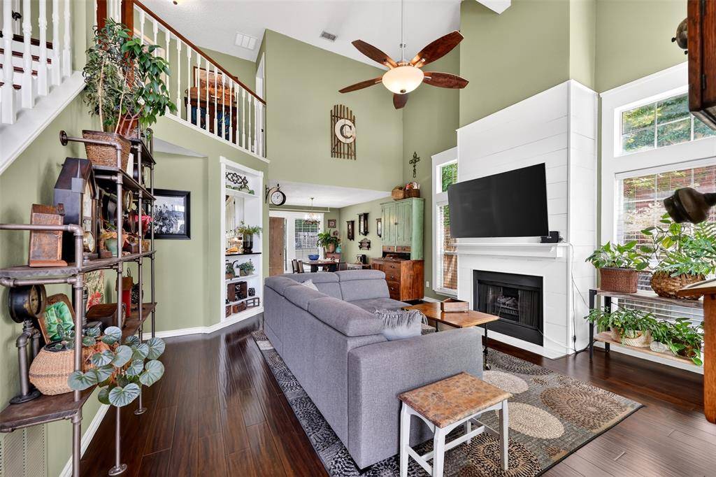 4713 Bracken Drive, Fort Worth, TX 76137