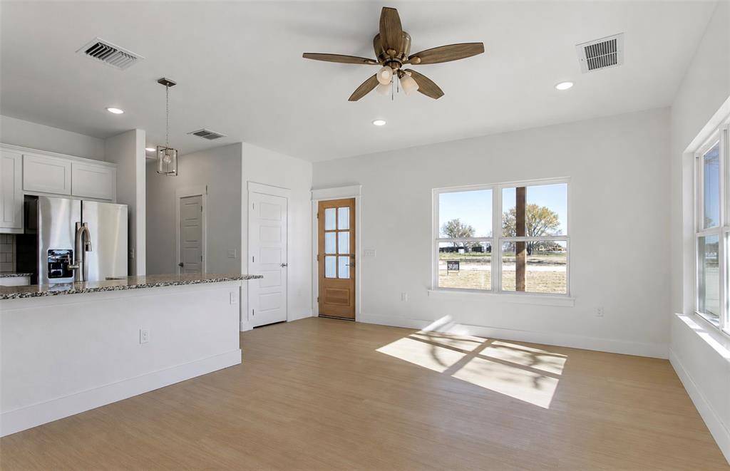 421 Caro Drive, West Tawakoni, TX 75474