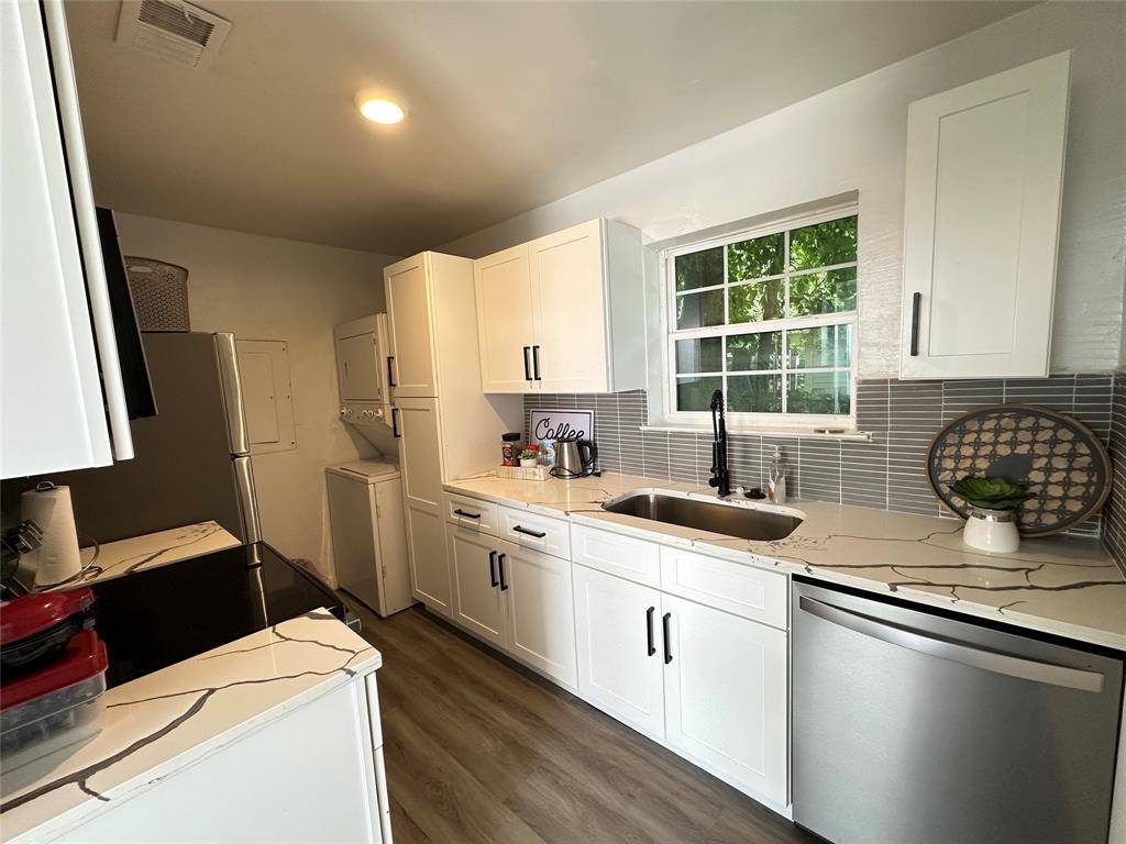 809 W Broadus Avenue, Fort Worth, TX 76115