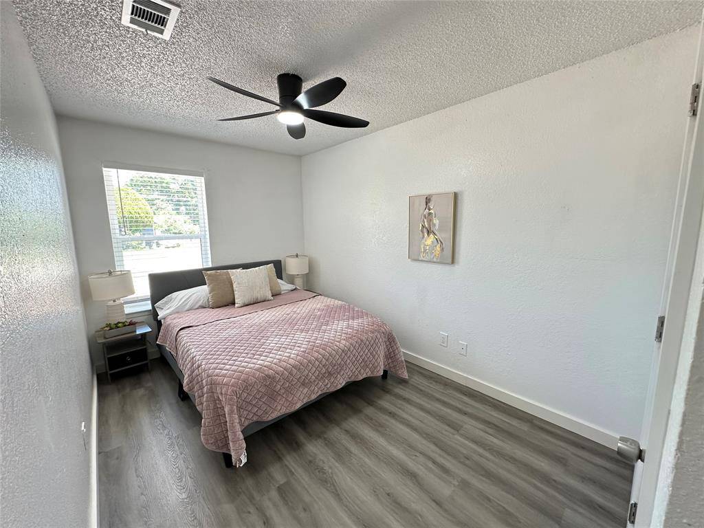 809 W Broadus Avenue, Fort Worth, TX 76115