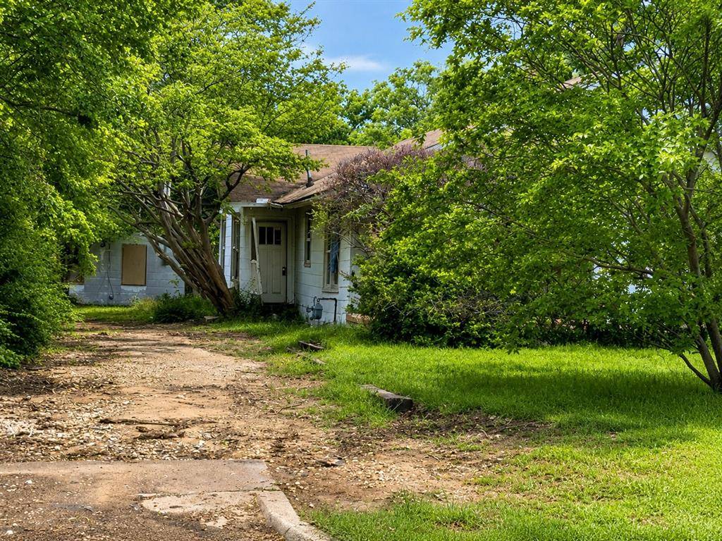 2114 Tierney Road, Fort Worth, TX 76112