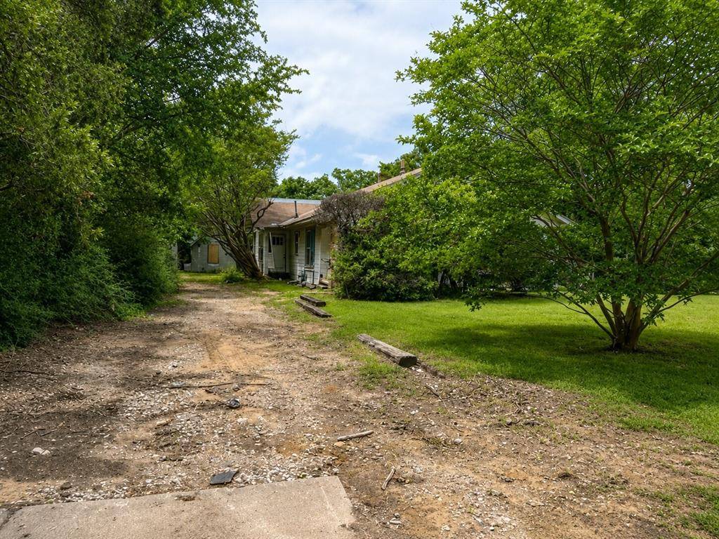 2114 Tierney Road, Fort Worth, TX 76112