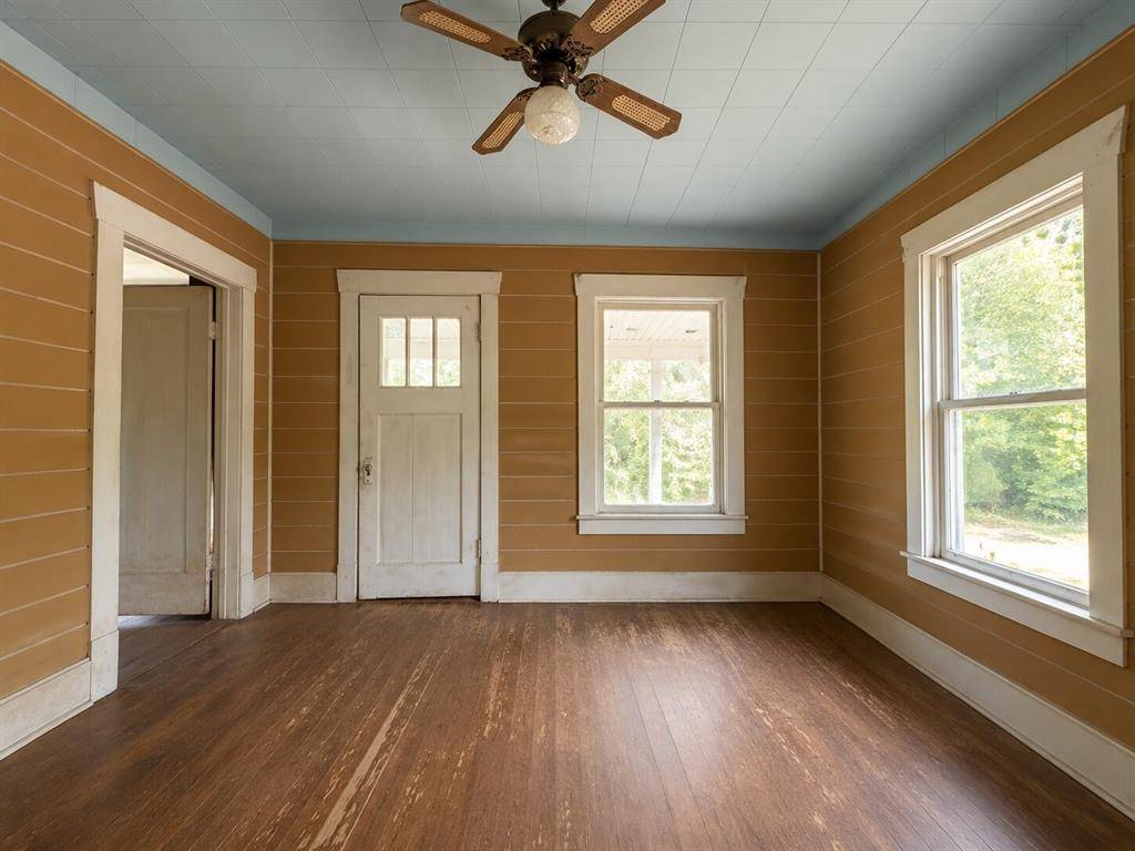 2114 Tierney Road, Fort Worth, TX 76112