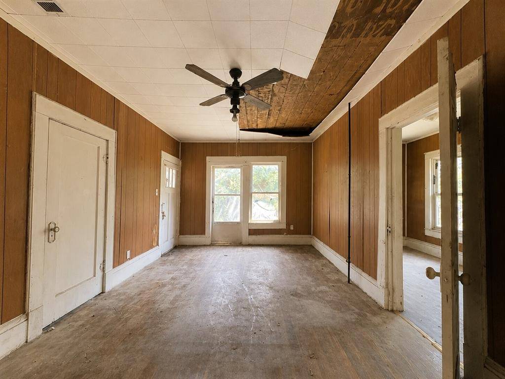 2114 Tierney Road, Fort Worth, TX 76112