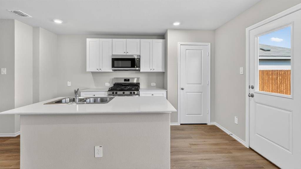5525 ROLLINS Drive, Denton, TX 76249