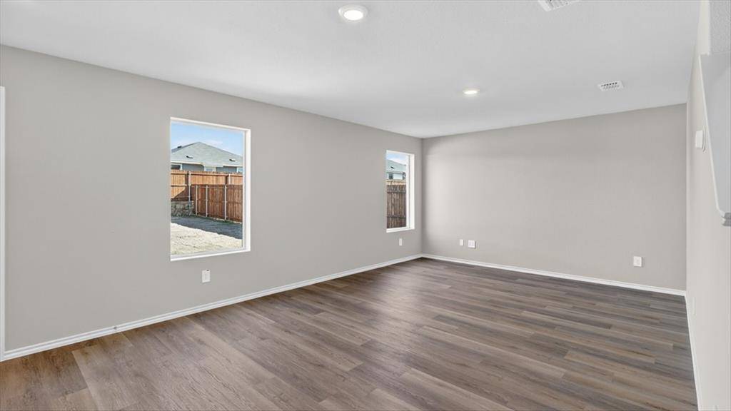 5525 ROLLINS Drive, Denton, TX 76249
