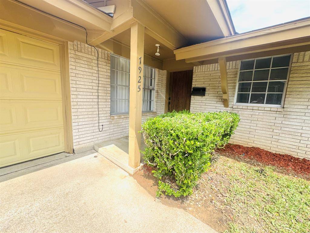 1925 Normandy Drive, Irving, TX 75060