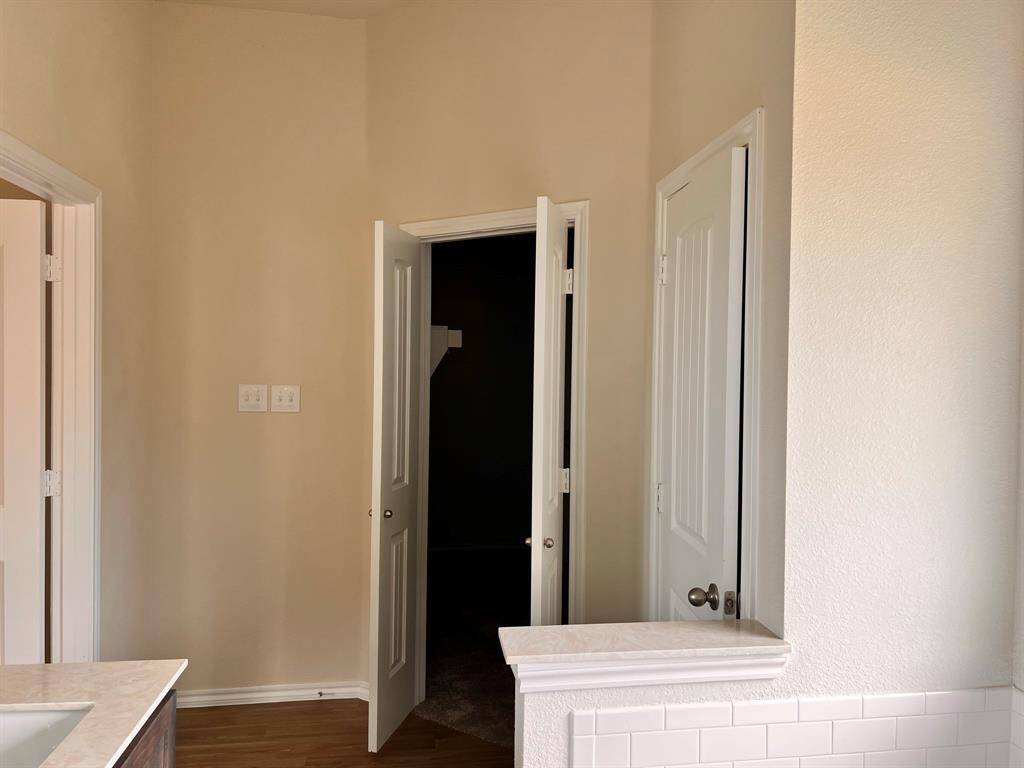 324 Greenhaven Drive, Seagoville, TX 75159