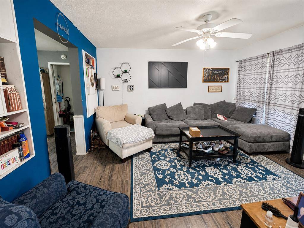 4310 Greenbriar Drive, Bellmead, TX 76705