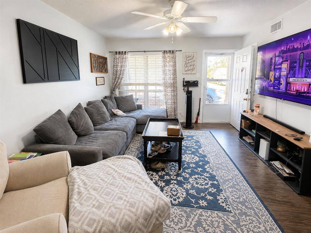 4310 Greenbriar Drive, Bellmead, TX 76705