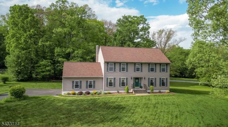 29 Lark Ln, Jefferson Twp., NJ 07438
