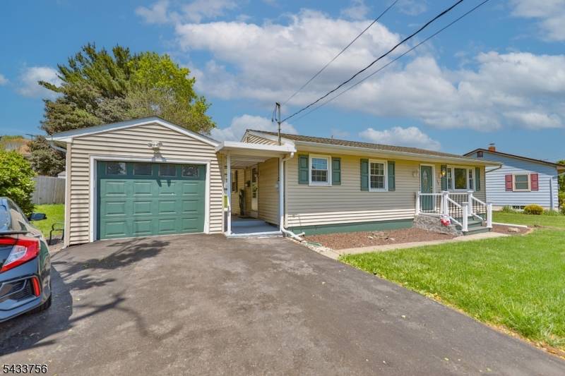 164 Carpentersville Rd, Phillipsburg Town, NJ 08865