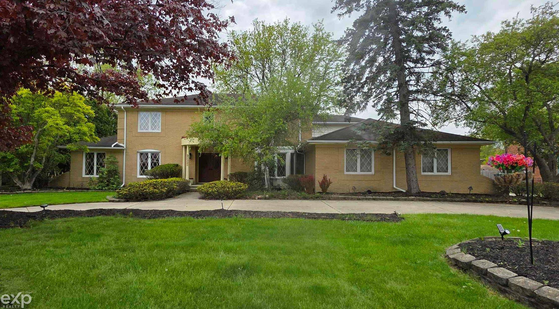 23223 Bellwood DR, Southfield, MI 48034