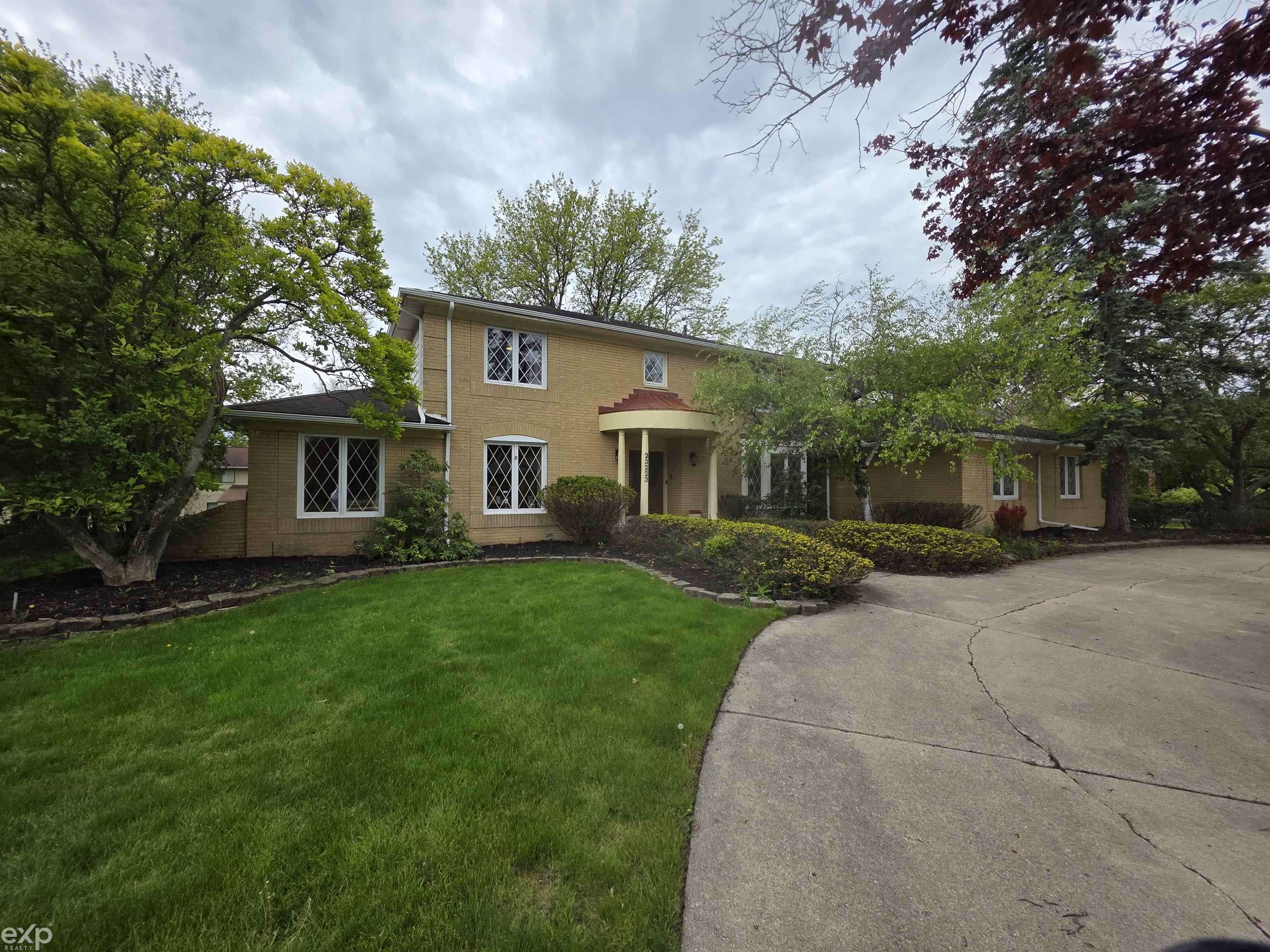 23223 Bellwood DR, Southfield, MI 48034