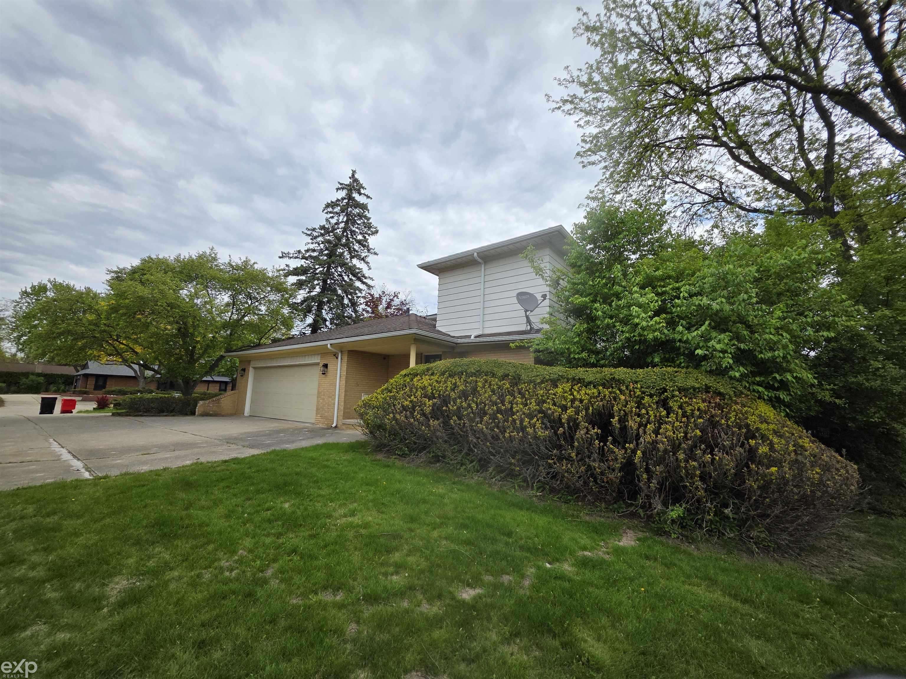 23223 Bellwood DR, Southfield, MI 48034