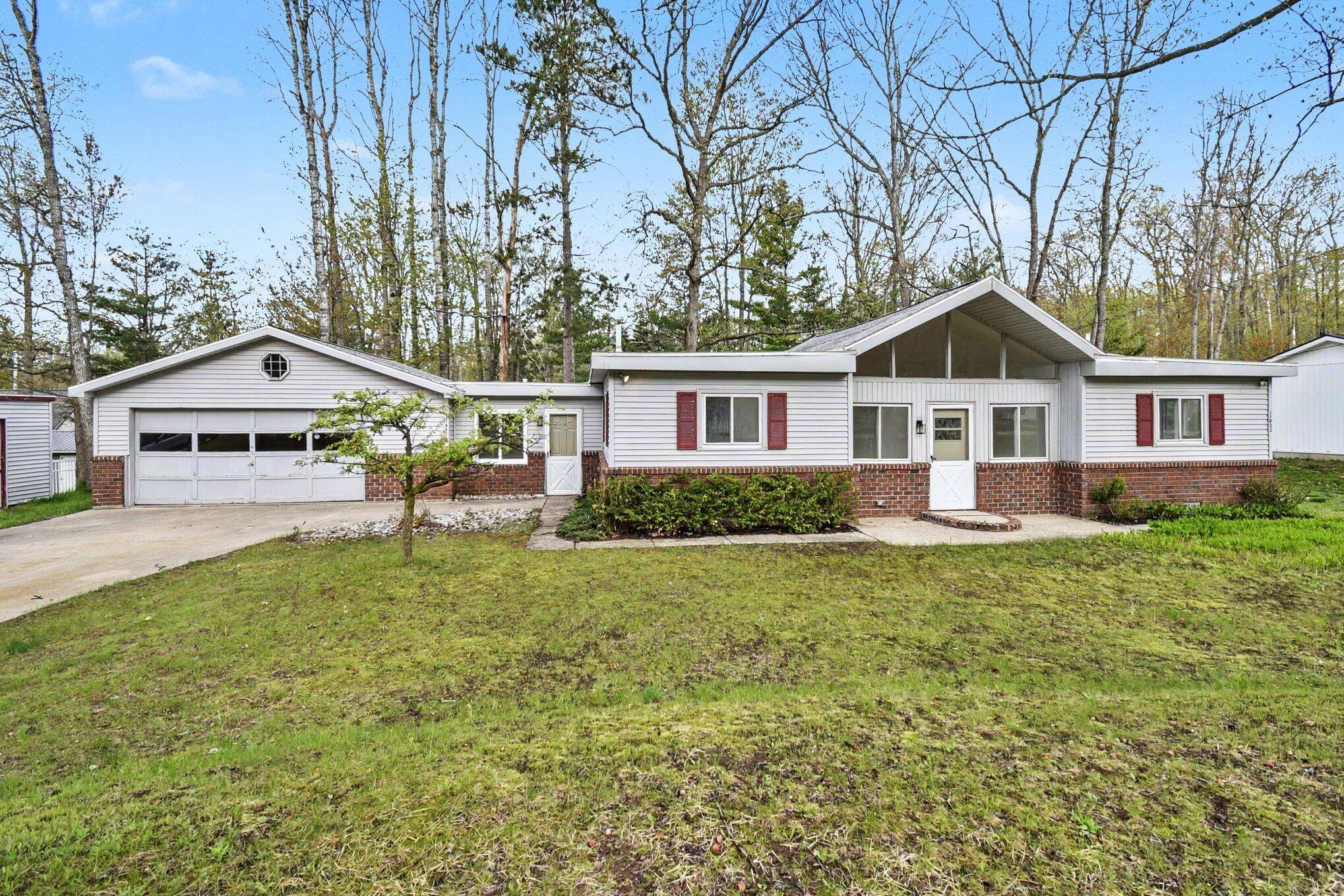 11952 Marber DR, Beaver Creek Twp, MI 48653