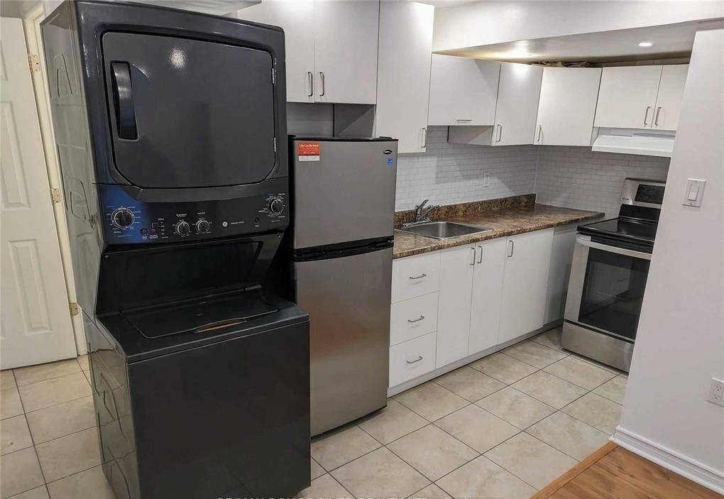 37 Trawley CRES #BSMT, Ajax, ON L1S 5X9