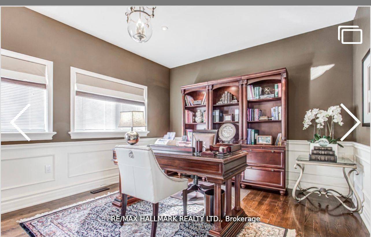 384 Kennedy ST W, Aurora, ON L4G 5M6