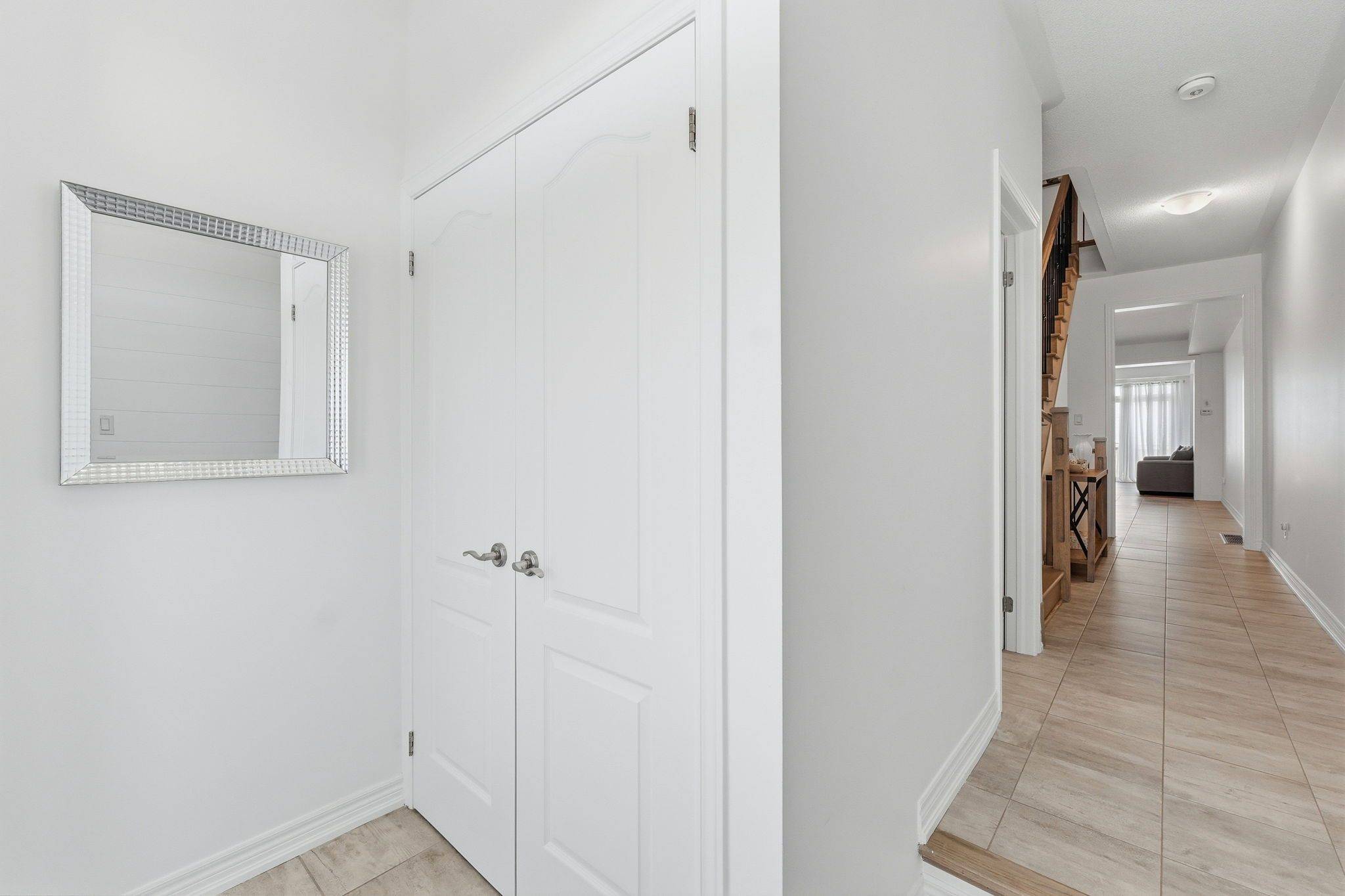 48 Cupples Farm LN, East Gwillimbury, ON L0G 1M0