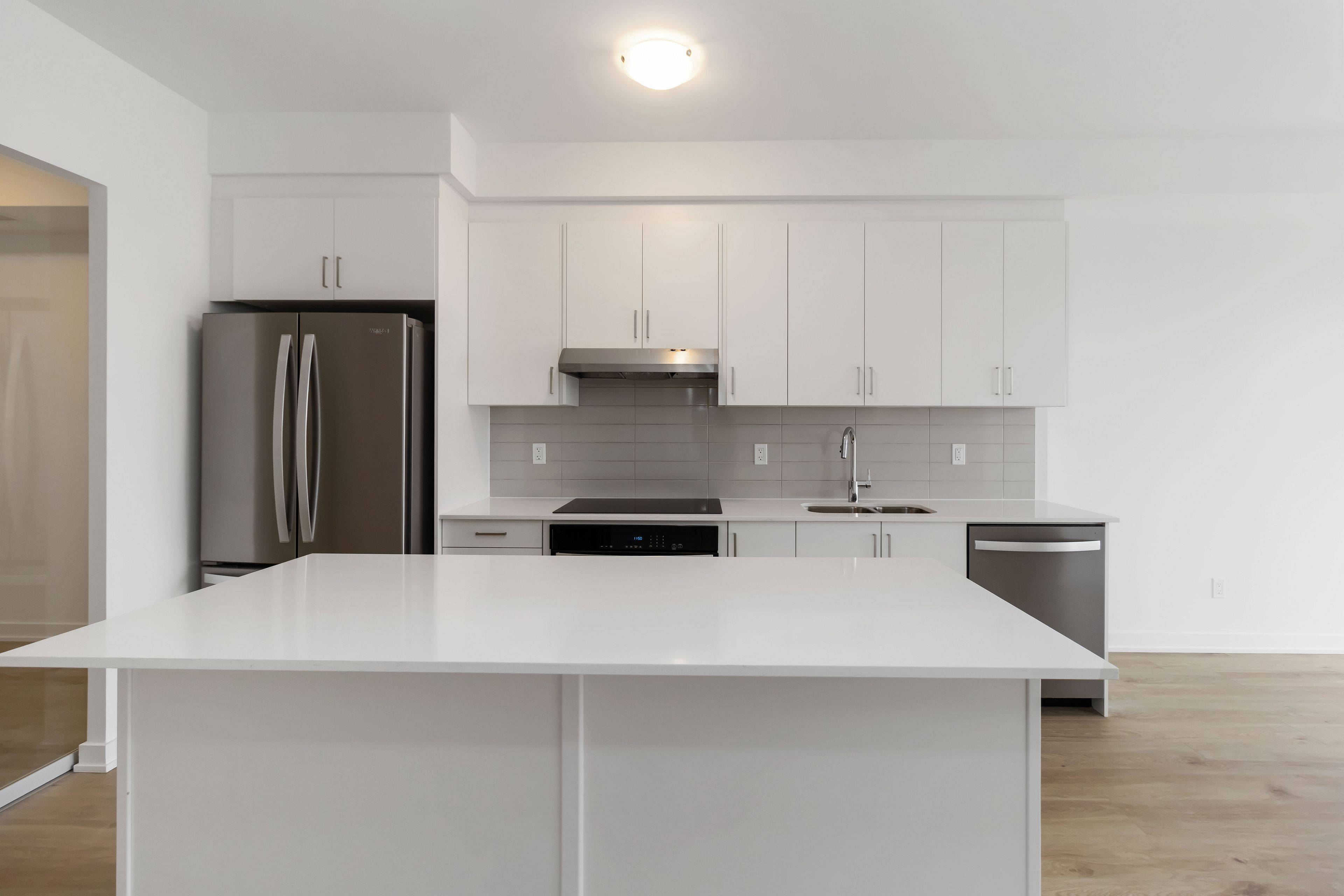 1035 Southdown RD #601, Mississauga, ON L5J 0A2
