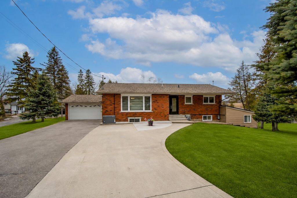 868 Twomey PL, Selwyn, ON K0L 1T0