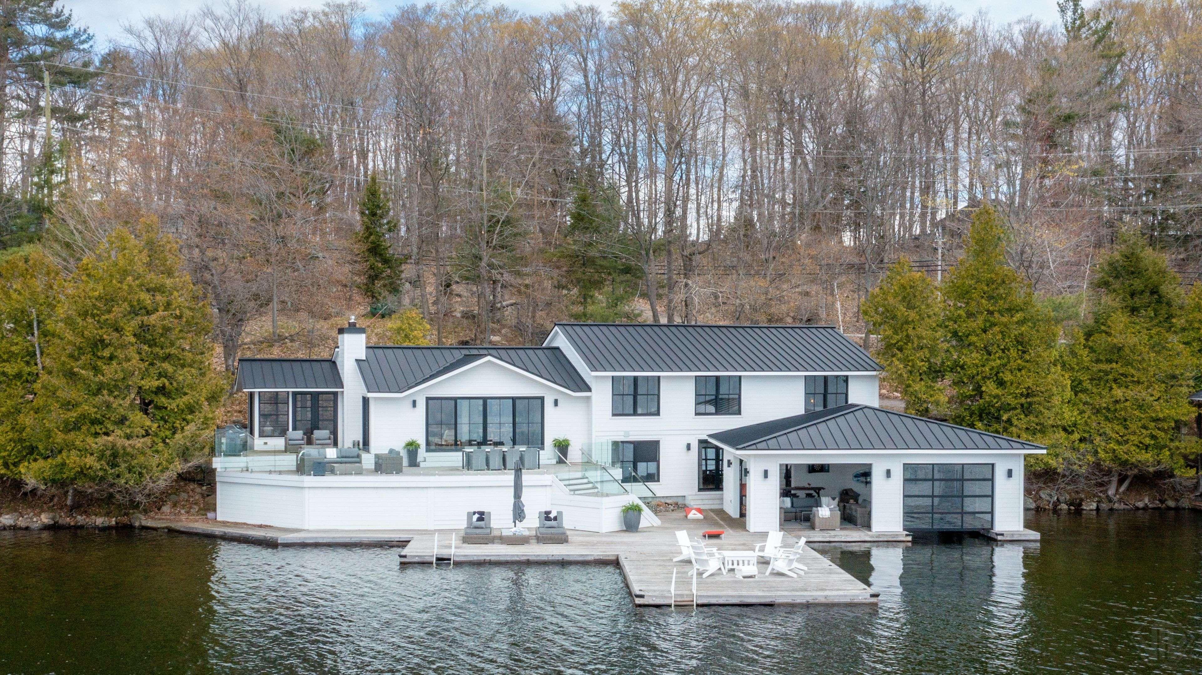 1377 Peninsula RD, Muskoka Lakes, ON P0B 1J0